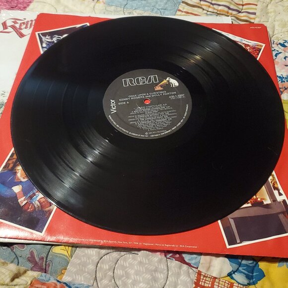 80's Kenny & Dolly "Once Upon a Christmas" Christmas Record - 80's Christmas - Picture 6 of 7
